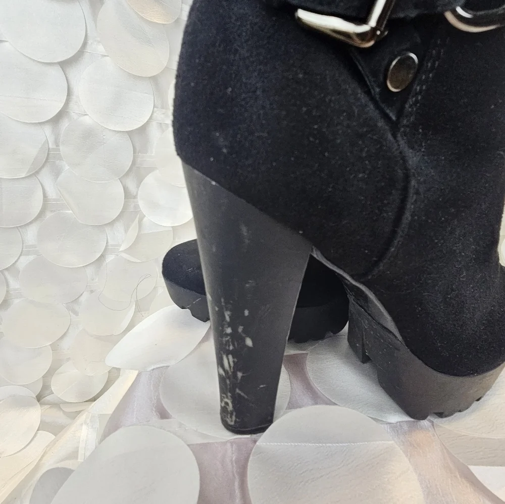 GUESS‎ BLACK BOOTS Size 6.5